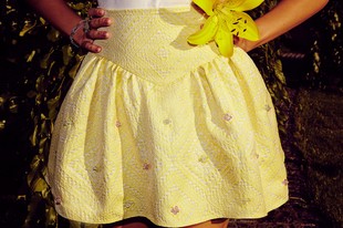 Желтая шелковая жаккардовая юбка расшитая бусинами, Жёлтый, XS, Мини
