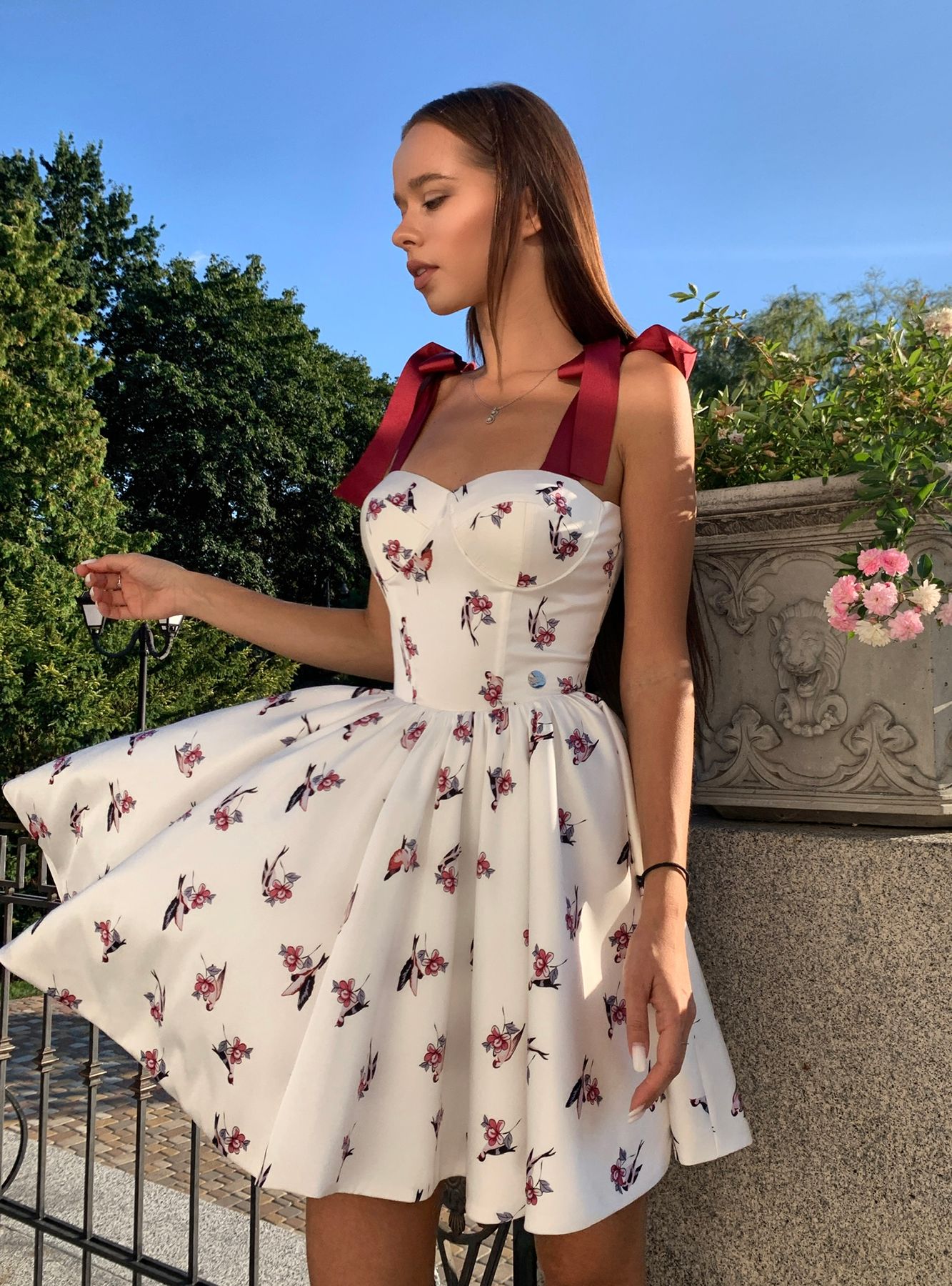 https://misscandy.ua/content/images/10/1333x1800l80mc0/ivory-silky-satin-dress-with-push-up-cups-and-burgundy-ribbons-85496460913244.jpeg