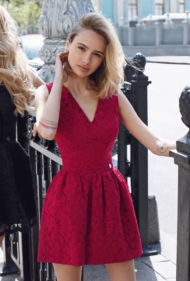 Красное гипюровое платье без рукава, Красный, XS, Мини